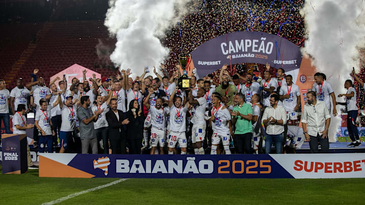 Bahia supera o Vitória e é campeão estadual Bahia supera o Vitória e é campeão estadual
