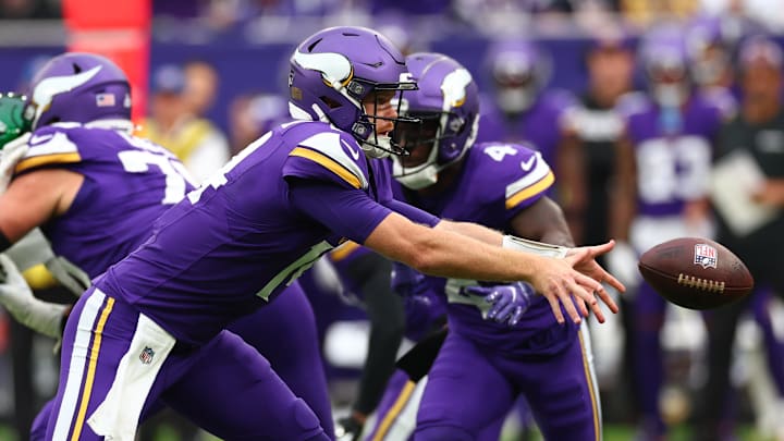 Oct 6, 2024; Tottenham, ENG; Minnesota Vikings Quarterback Sam Darnold (14) throws a pass in the 1st Quarter against New York Jets at Tottenham Hotspur Stadium. Oct 6, 2024; Tottenham, ENG; Minnesota Vikings Quarterback Sam Darnold (14) throws a pass in the 1st Quarter against New York Jets at Tottenham Hotspur Stadium.