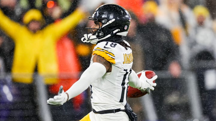 Pittsburgh Steelers v Baltimore Ravens