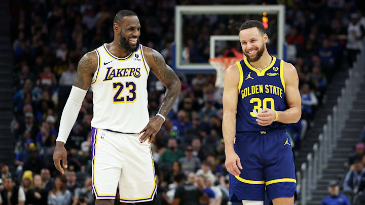 Curry quiere jugar con James en el futuro