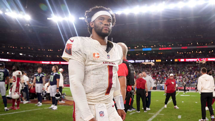 Arizona Cardinals quarterback Kyler Murray (1) walks off the field after their 23-20 loss to the Seattle Seahawks at State Farm Stadium in Glendale on Sept. 25, 2025.
