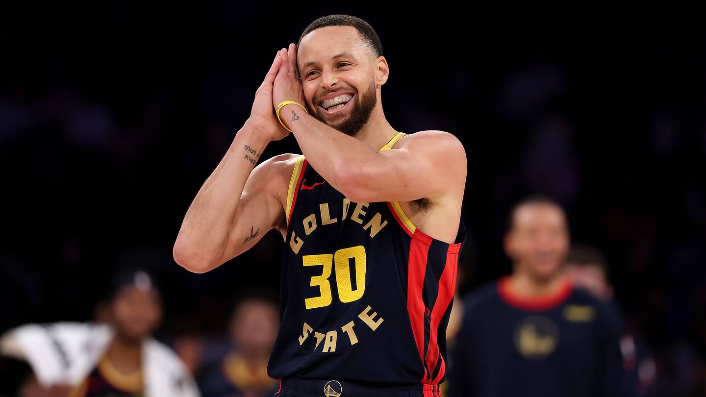 Stephen Curry Reaches 4,000 NBA Threes - News Directory 3