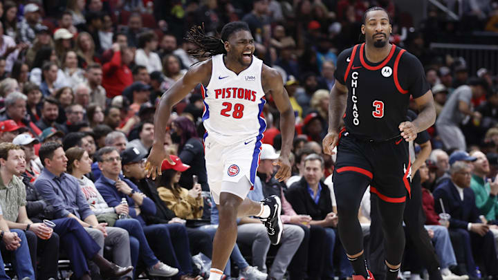 Feb 27, 2024; Chicago, Illinois, USA; Detroit Pistons center Isaiah Stewart (28) : Kamil Krzaczynski-Imagn Images