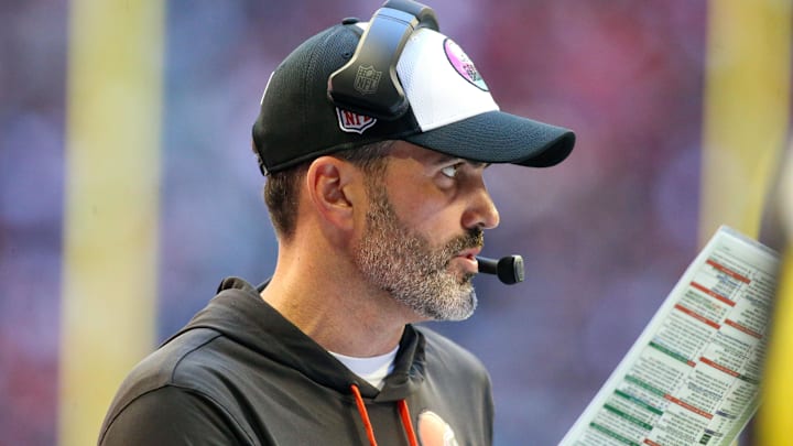 Oct 2, 2022; Atlanta, Georgia, USA; Cleveland Browns head coach Kevin Stefanski on the sideline against the Atlanta Falcons in the second half at Mercedes-Benz Stadium. Mandatory Credit: Brett Davis-Imagn Images