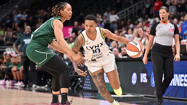 Courtney Williams (right) scored 17 points in the Lynx’s preseason win over Nigeria in Kansas City. 