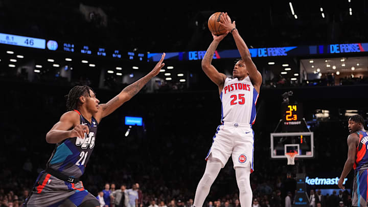 Apr 6, 2024; Brooklyn, New York, USA; Detroit Pistons guard Marcus Sasser (25) shoots a jump shot against Brooklyn Nets forward Noah Clowney (21) during the first half at Barclays Center. Mandatory Credit: Gregory Fisher-Imagn Images Apr 6, 2024; Brooklyn, New York, USA; Detroit Pistons guard Marcus Sasser (25) shoots a jump shot against Brooklyn Nets forward Noah Clowney (21) during the first half at Barclays Center. Mandatory Credit: Gregory Fisher-Imagn Images