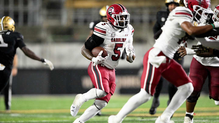 Nov 9, 2024; Nashville, Tennessee, USA; South Carolina Gamecocks running back Raheim Sanders (5) runs the ball against the Vanderbilt Commodores during the second half at FirstBank Stadium. Mandatory Credit: Steve Roberts-Imagn Images Nov 9, 2024; Nashville, Tennessee, USA; South Carolina Gamecocks running back Raheim Sanders (5) runs the ball against the Vanderbilt Commodores during the second half at FirstBank Stadium. Mandatory Credit: Steve Roberts-Imagn Images