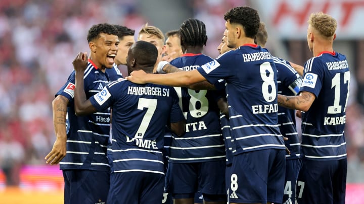 Der HSV feierte beim Auftaktsieg gegen den 1.FC Köln den perfekten Start in die neue Saison. Der HSV feierte beim Auftaktsieg gegen den 1.FC Köln den perfekten Start in die neue Saison.