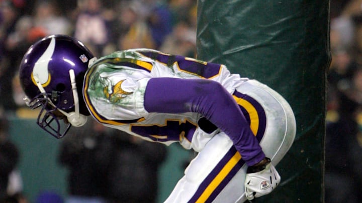 Minnesota Vikings Randy Moss moons the crowd after scoring a touchdown during the fourth quarter of their game against the Green Bay Packers Sunday, January 9, 2005 at Lambeau Field in Green Bay, Wis. Minnesota Vikings Randy Moss moons the crowd after scoring a touchdown during the fourth quarter of their game against the Green Bay Packers Sunday, January 9, 2005 at Lambeau Field in Green Bay, Wis.
