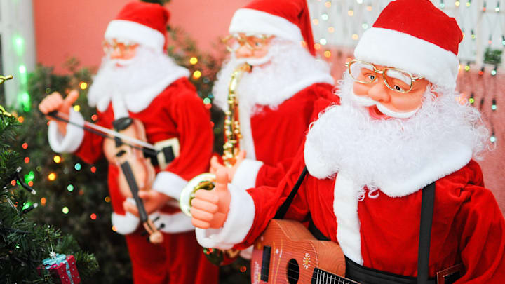 Santas playing music