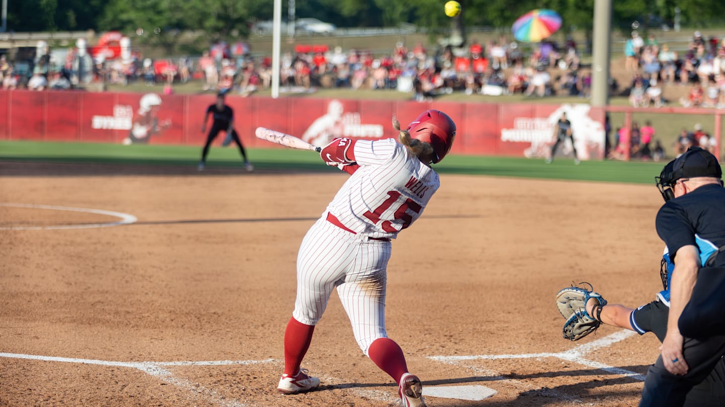 No. 2 Alabama Softball Bounces Back Blanking Wildcats in Game One Run Rule Victory