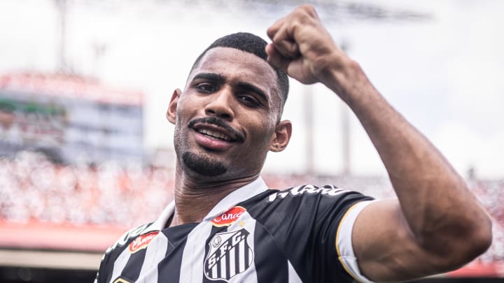 Joaquim estava no Santos desde fevereiro de 2023 Joaquim estava no Santos desde fevereiro de 2023