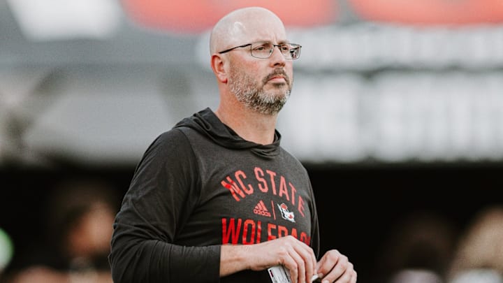 NC State offensive coordinator Kurt Roper watches the Wolfpack. 