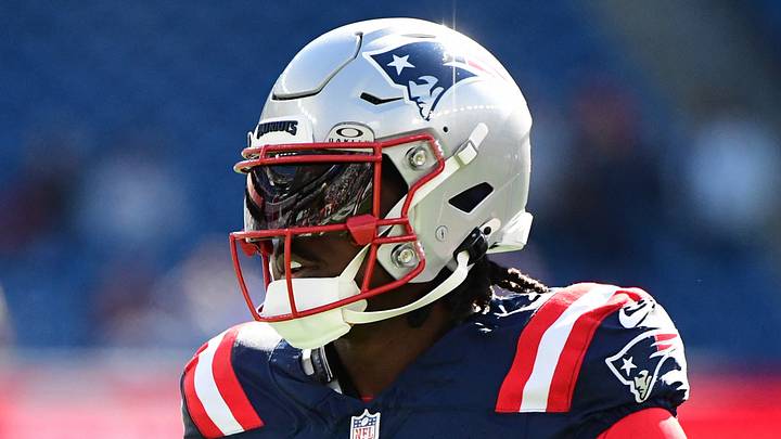 Oct 18, 2026; Foxborough, Massachusetts, USA; New England Patriots wide receiver A.J. Brown (1) during warmups prior to a game against the New York Jets at Gillette Stadium. Mandatory Credit: Bob DeChiara-Imagn Images Oct 18, 2026; Foxborough, Massachusetts, USA; New England Patriots wide receiver A.J. Brown (1) during warmups prior to a game against the New York Jets at Gillette Stadium. Mandatory Credit: Bob DeChiara-Imagn Images