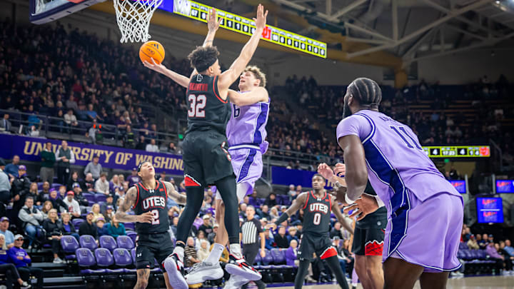Hannes Steinbach goes to the basket against Utah. Hannes Steinbach goes to the basket against Utah.