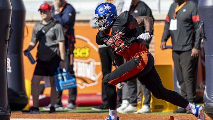 Jan 31, 2024; Mobile, AL, USA; American edge Jalyx Hunt of Houston Christian (13) works