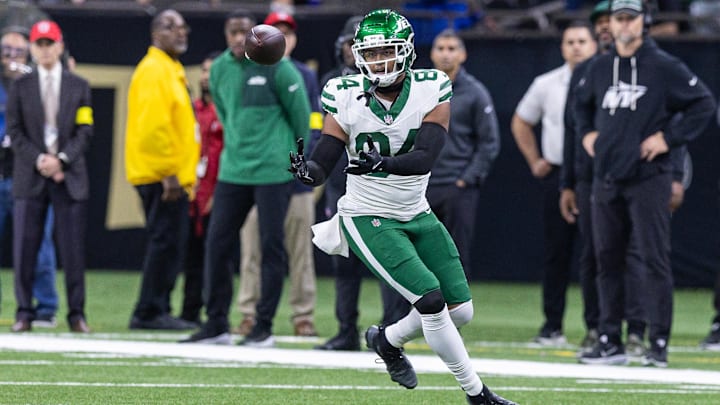 Dec 21, 2025; New Orleans, Louisiana, USA;  New York Jets tight end Stone Smartt (84) catches a pass against the New Orleans Saints during the second half  at Caesars Superdome. Mandatory Credit: Stephen Lew-Imagn Images