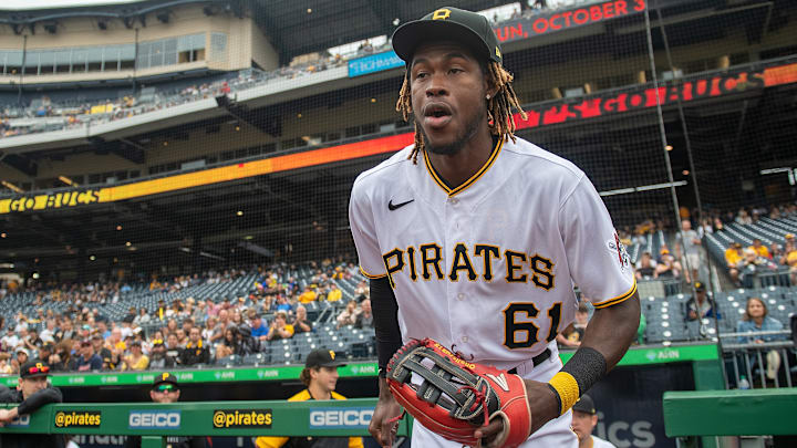 Cruz brilló en el campo corto de los Piratas