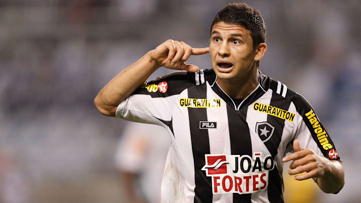 Dos interessados Botafogo e Palmeiras ao Fluminense: cinco clubes da Série A em que Elkeson cairia como uma luva. 