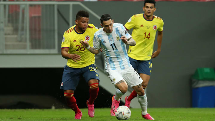 Argentina e Colômbia medem forças pela 16ª rodada das Eliminatórias Sul-Americanas da Copa do Mundo. 