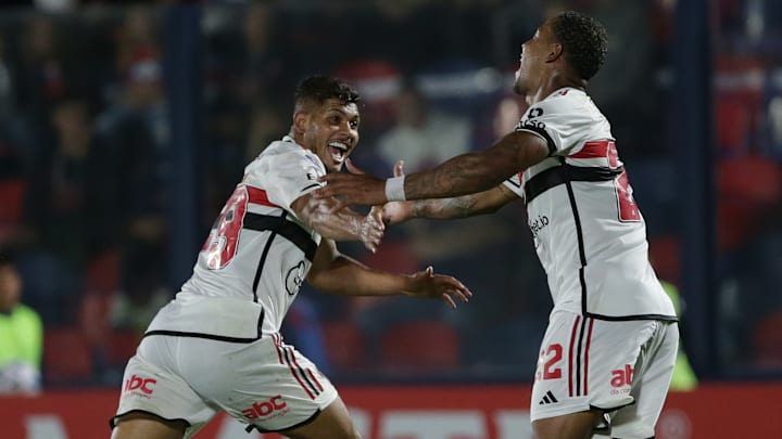 O São Paulo está com 100% de aproveitamento no Grupo D da Sul-Americana. O São Paulo está com 100% de aproveitamento no Grupo D da Sul-Americana.