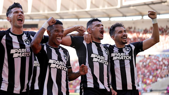 O Botafogo de Tiquinho Soares e cia atravessa uma grande fase