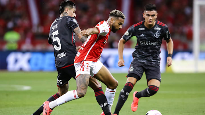 Flamengo e Internacional se enfrentam neste domingo (1) Flamengo e Internacional se enfrentam neste domingo (1)