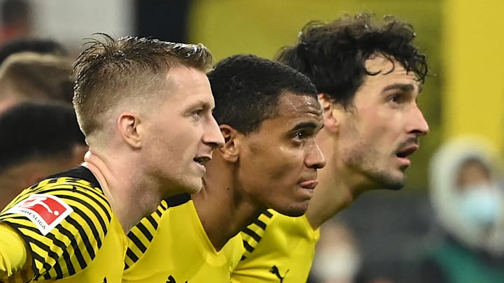 Bekommen Akanji (m.) & Hummels (r.) bald einen neuen Innenverteidiger-Kollegen?