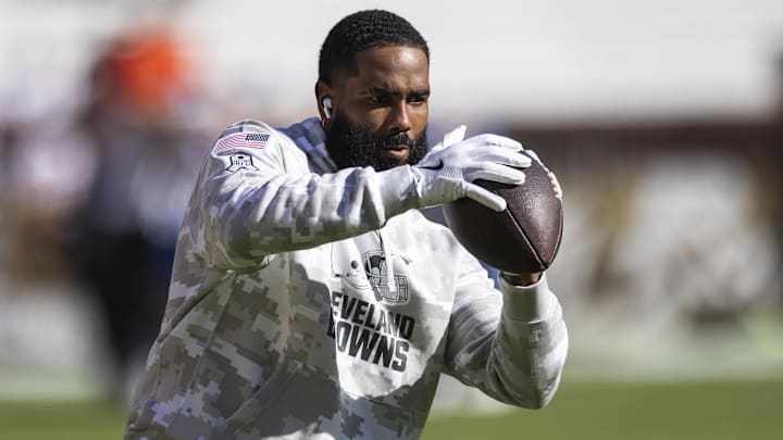 Nov 3, 2024; Cleveland, Ohio, USA; Cleveland Browns wide receiver Elijah Moore (8) catches the ball during warm ups before the game against the Los Angeles Chargers at Huntington Bank Field. Mandatory Credit: Scott Galvin-Imagn Images