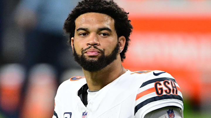 Chicago Bears quarterback Caleb Williams (18) warms up before the game against the Indianapolis Colts at Lucas Oil Stadium.