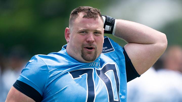 Tennessee Titans guard Kevin Zeitler (70) heads for the locker room Tennessee Titans guard Kevin Zeitler (70) heads for the locker room