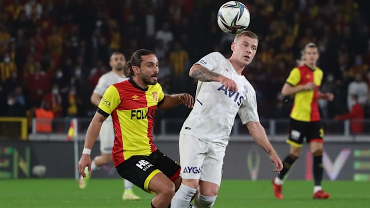 Max Meyer hat eine echte Odyssee hinter sich