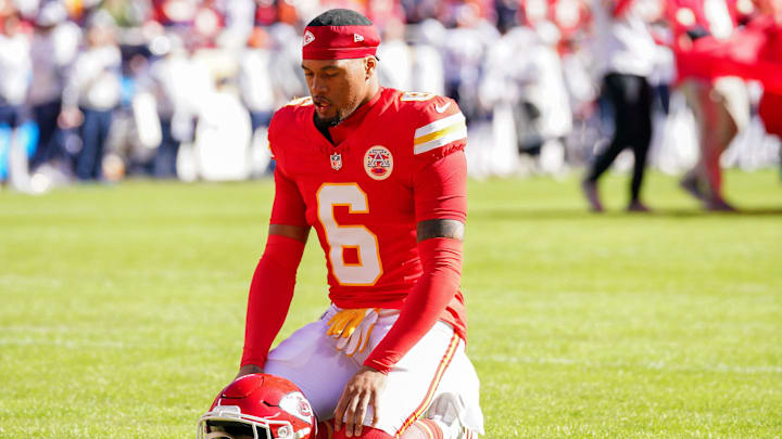 Nov 10, 2024; Kansas City, Missouri, USA; Kansas City Chiefs safety Bryan Cook (6) kneels on field against the Denver Broncos prior to a game at GEHA Field at Arrowhead Stadium. Mandatory Credit: Denny Medley-Imagn Images Nov 10, 2024; Kansas City, Missouri, USA; Kansas City Chiefs safety Bryan Cook (6) kneels on field against the Denver Broncos prior to a game at GEHA Field at Arrowhead Stadium. Mandatory Credit: Denny Medley-Imagn Images