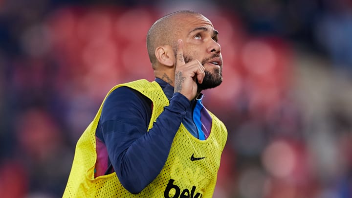 Dani Alves espère voir Messi revenir