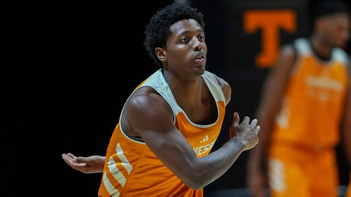 Tennessee guard Dai Dai Ames (4) sprints during the Tennessee men’s basketball media day at Thompson-Boling Arena at Food City Center on Oct. 6, 2026.