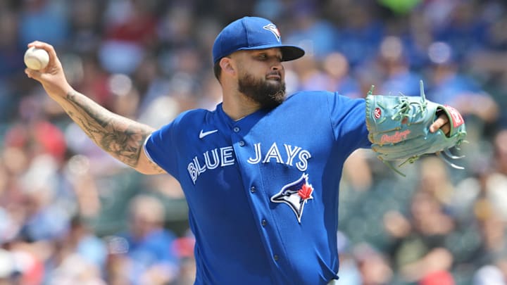 Aug 10, 2023; Cleveland, Ohio, USA; Toronto Blue Jays starting pitcher Alek Manoah (6) throws a