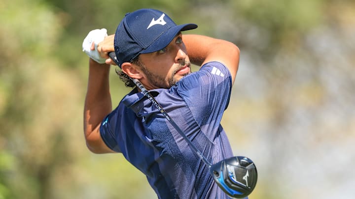 Marco Penge tees off at the 2025 DP World Tour Championship
