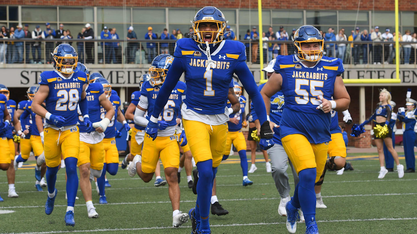 FCS Football Recruiting Roundup: Top 2027 Recruits Receive Offers At SDSU & North Dakota Junior Days