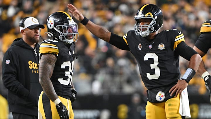 Pittsburgh Steelers quarterback Russell Wilson (3) celebrates with running back Jaylen Warren (30) against the New York Jets 