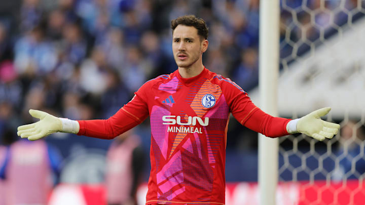 Gefrustet: Schalke-Keeper Justin Heekeren