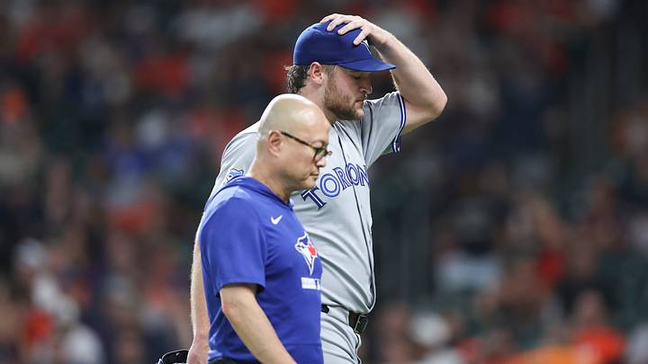 Aug 4, 2026; Houston, Texas, USA; Toronto Blue Jays starting pitcher Trey Yesavage (39) walks off the field after an apparent injury during the third inning against the Houston Astros at Daikin Park. Mandatory Credit: Troy Taormina-Imagn Images Aug 4, 2026; Houston, Texas, USA; Toronto Blue Jays starting pitcher Trey Yesavage (39) walks off the field after an apparent injury during the third inning against the Houston Astros at Daikin Park. Mandatory Credit: Troy Taormina-Imagn Images