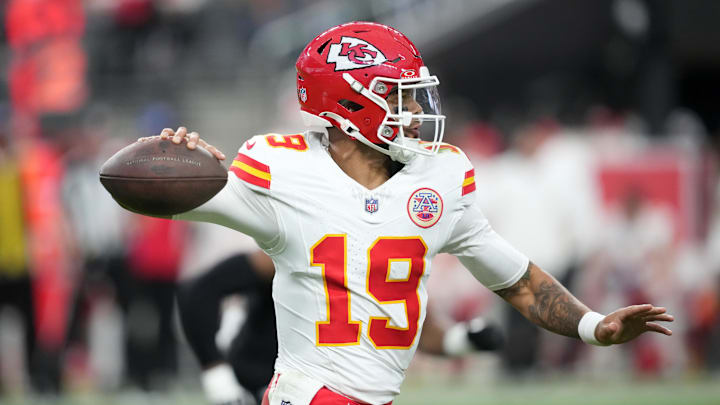 Jan 4, 2026; Paradise, Nevada, USA; Kansas City Chiefs quarterback Chris Oladokun (19) throws the ball against the Las Vegas Raiders in the first half at Allegiant Stadium. Mandatory Credit: Kirby Lee-Imagn Images Jan 4, 2026; Paradise, Nevada, USA; Kansas City Chiefs quarterback Chris Oladokun (19) throws the ball against the Las Vegas Raiders in the first half at Allegiant Stadium. Mandatory Credit: Kirby Lee-Imagn Images