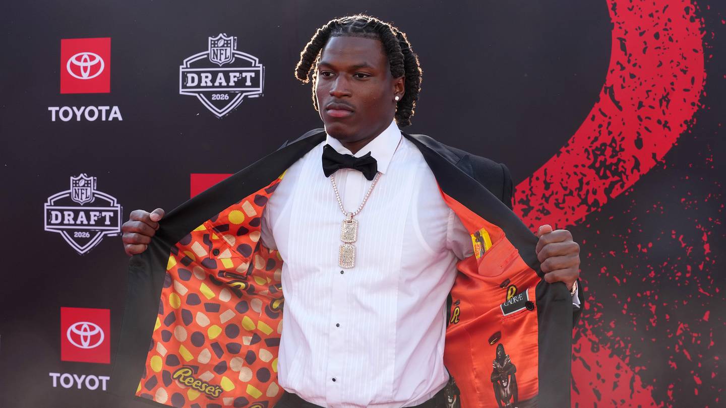 Ohio State is wisely using Arvell Reese to try and land a touted LB who just visited