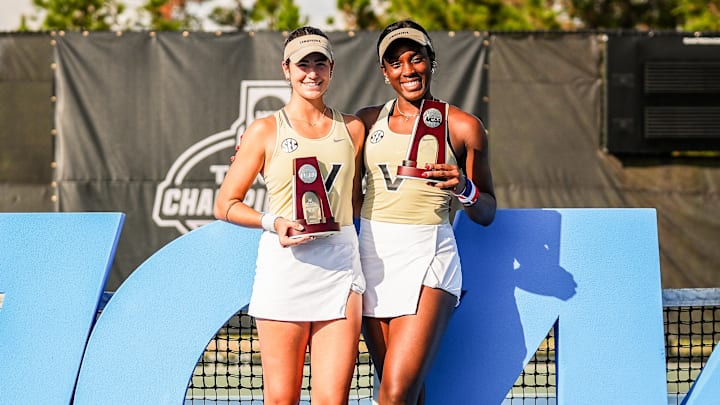 Vanderbilt women's tennis celebrates win over Michigan
