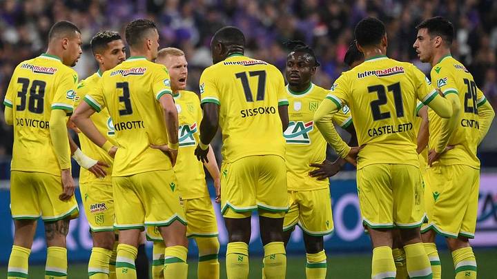 Fanion Brodé FC Nantes - Toulouse FC Finale Coupe De France 2023 - 41x31cm
