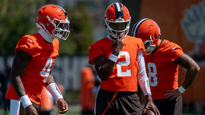 The Cleveland Browns QB battle is seeing Shedeur Sanders gain some steam. The Cleveland Browns QB battle is seeing Shedeur Sanders gain some steam.