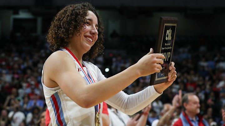 Monterey's Aaliyah Chavez Monterey's Aaliyah Chavez