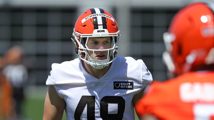 Cleveland Browns linebacker Carson Schwesinger (49) practices during Day 2 of rookie minicamp May 10, 2025, in Berea, Ohio.