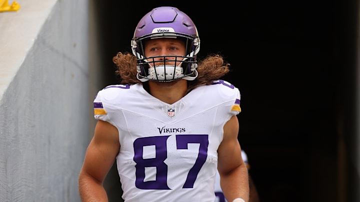 Minnesota Vikings v Green Bay Packers