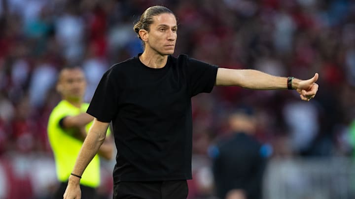 Filipe Luís trabalha na evolução do Flamengo para o restante da temporada 